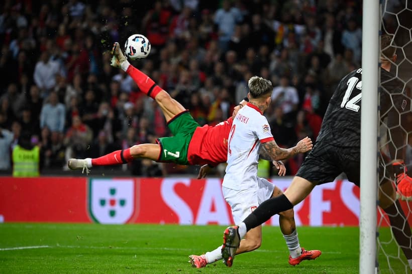 Ronaldo Overhead Kick Portugal Poland