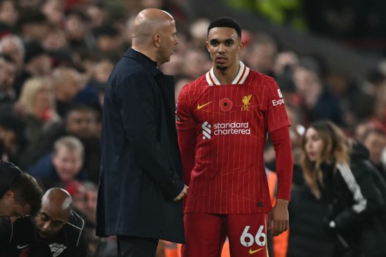 Arne Slot Trent Alexander-Arnold