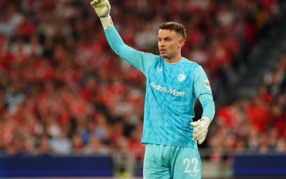 Timon Wellenreuther Gesturing During a Game