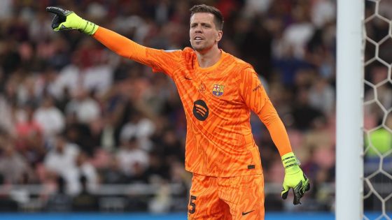 Wojciech Szczesny Gestures During a Game for Barcelona