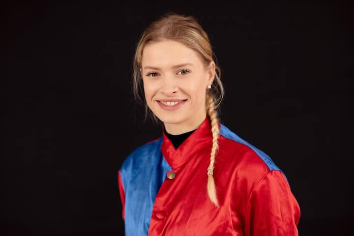 Nina Baltromei Jockey
