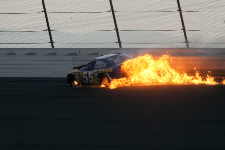 10 ergste auto-ongelukken in de NASCAR geschiedenis