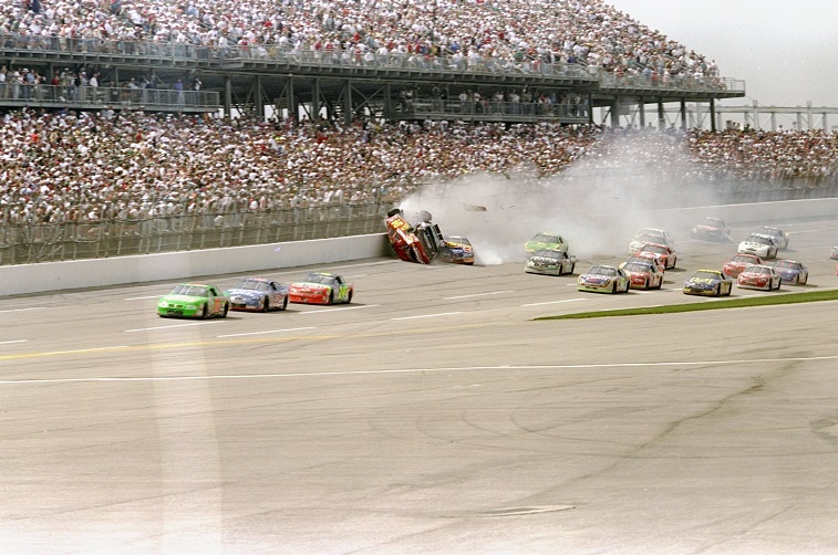 10 Nejhorších dopravních Nehod v Historii NASCAR