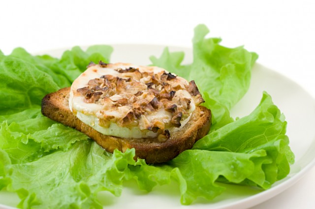Goat cheese and toast, crostini