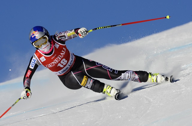 Lindsey Vonn skis down the slopes.