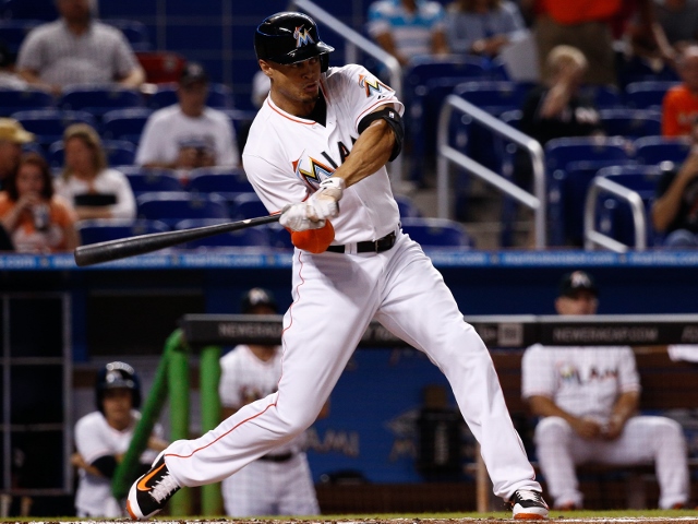 Cincinnati Reds v Miami Marlins