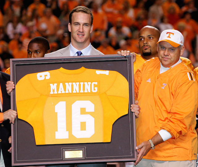 Peyton Manning gets his number retired