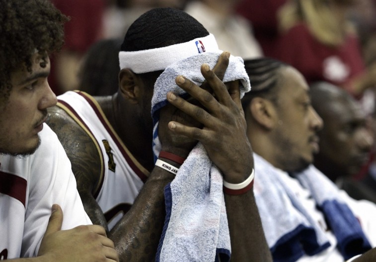 LeBron James sits on bench during 2007 NBA Finals.
