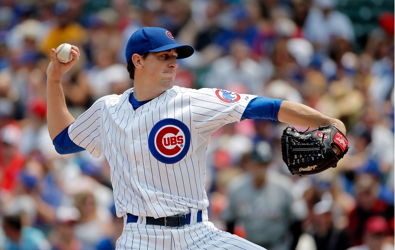 Kyle Hendricks pitches at Wrigley Field.