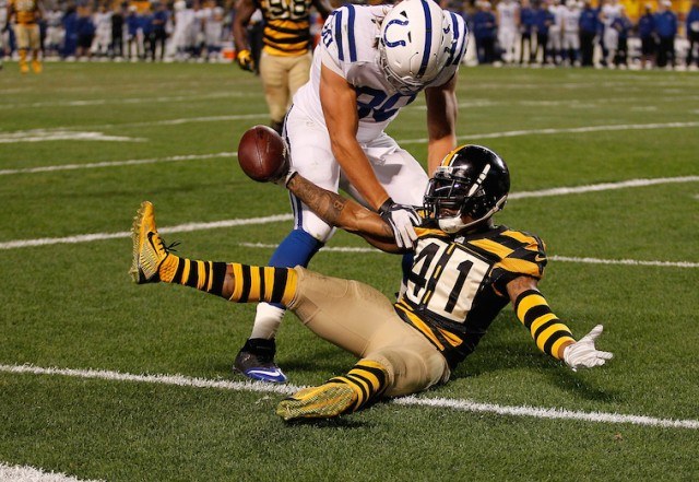 Antwon Blake makes the interception