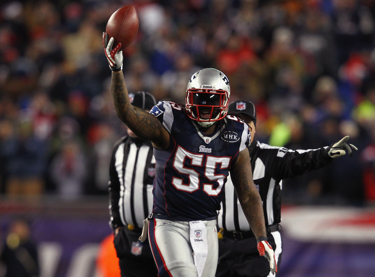 Brandon Spikes recovers fumble