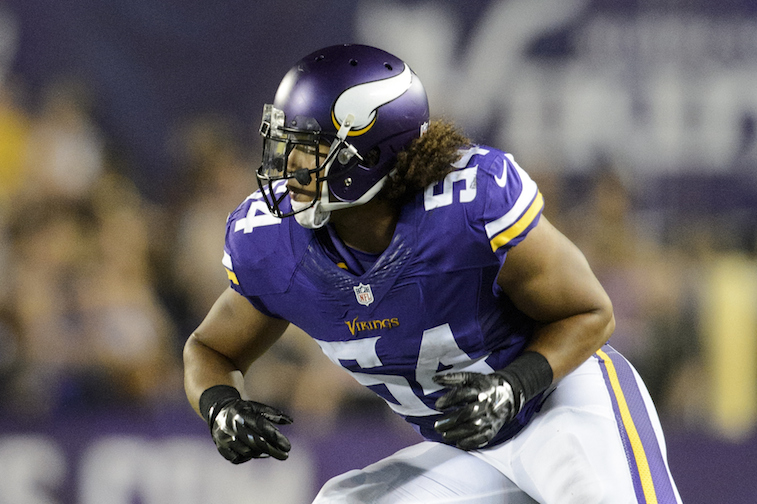 Eric Kendricks runs a play against the Tampa Bay Buccaneers during the preseason