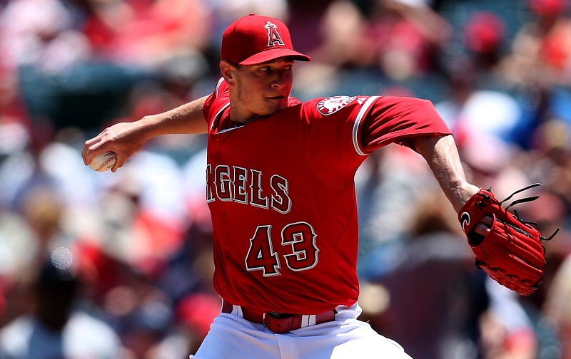 MLB: The 10 Pitchers Throwing the Hardest in 2015