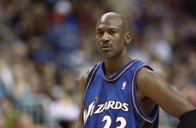  Michael Jordan i løpet av en kamp i Sin Washington Wizards uniform