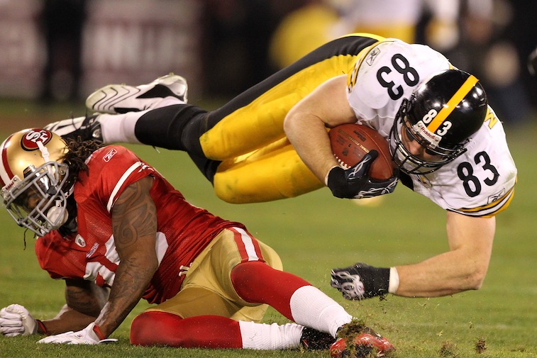 Heath Miller (R) catches a pass against the San Francisco 49ers