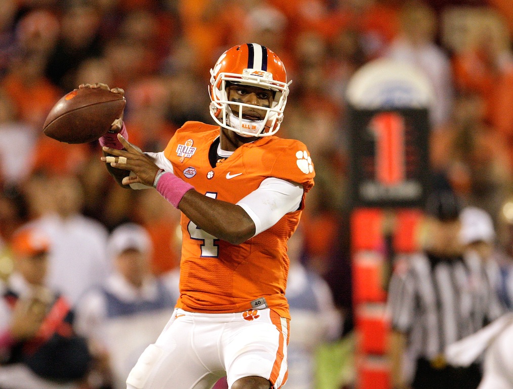 Deshaun Watson drops back to pass