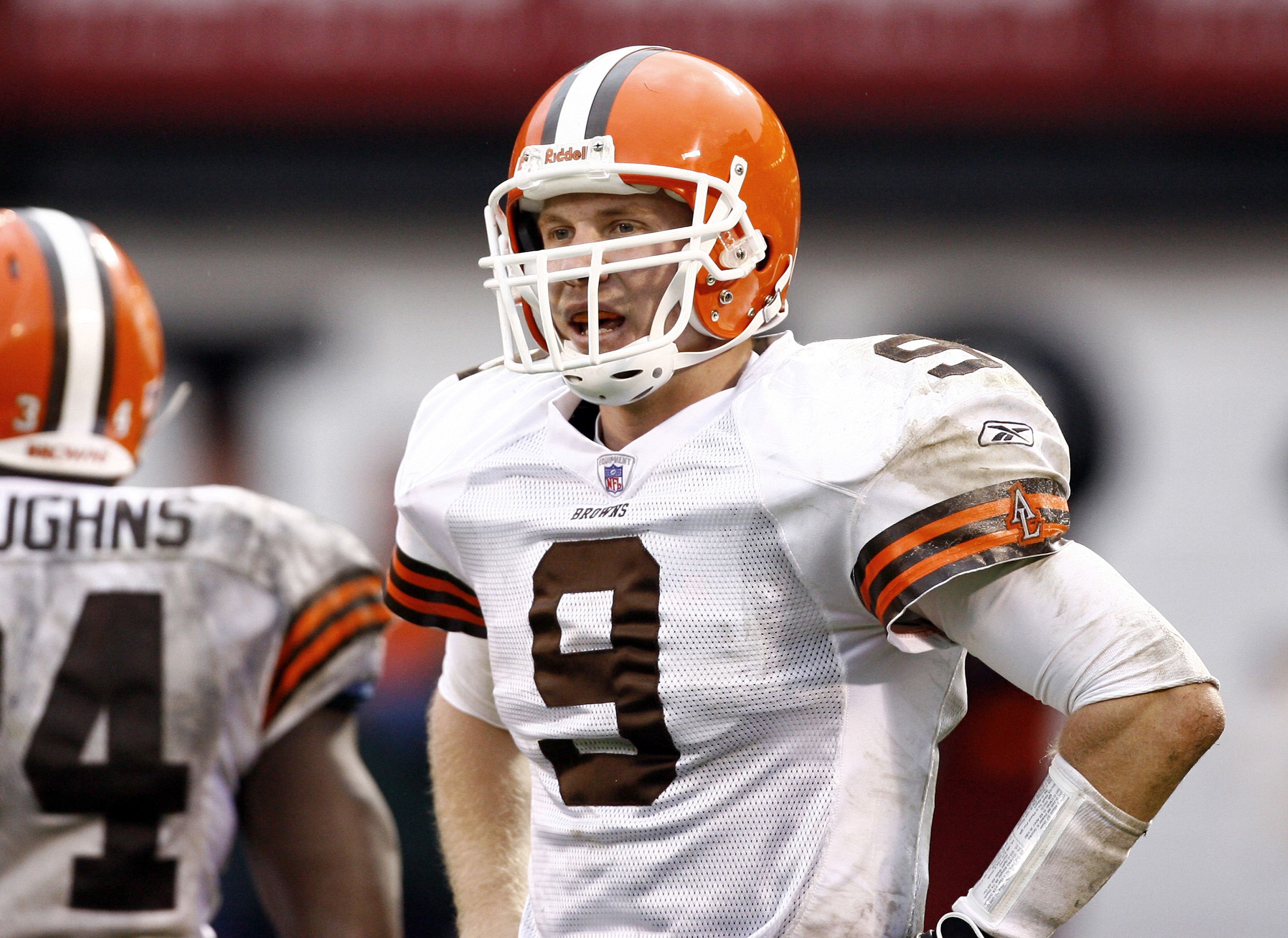 Cleveland Browns rookie quarterback Charlie Frye threw for 198 yards and won his first NFL game with the Cleveland Browns.