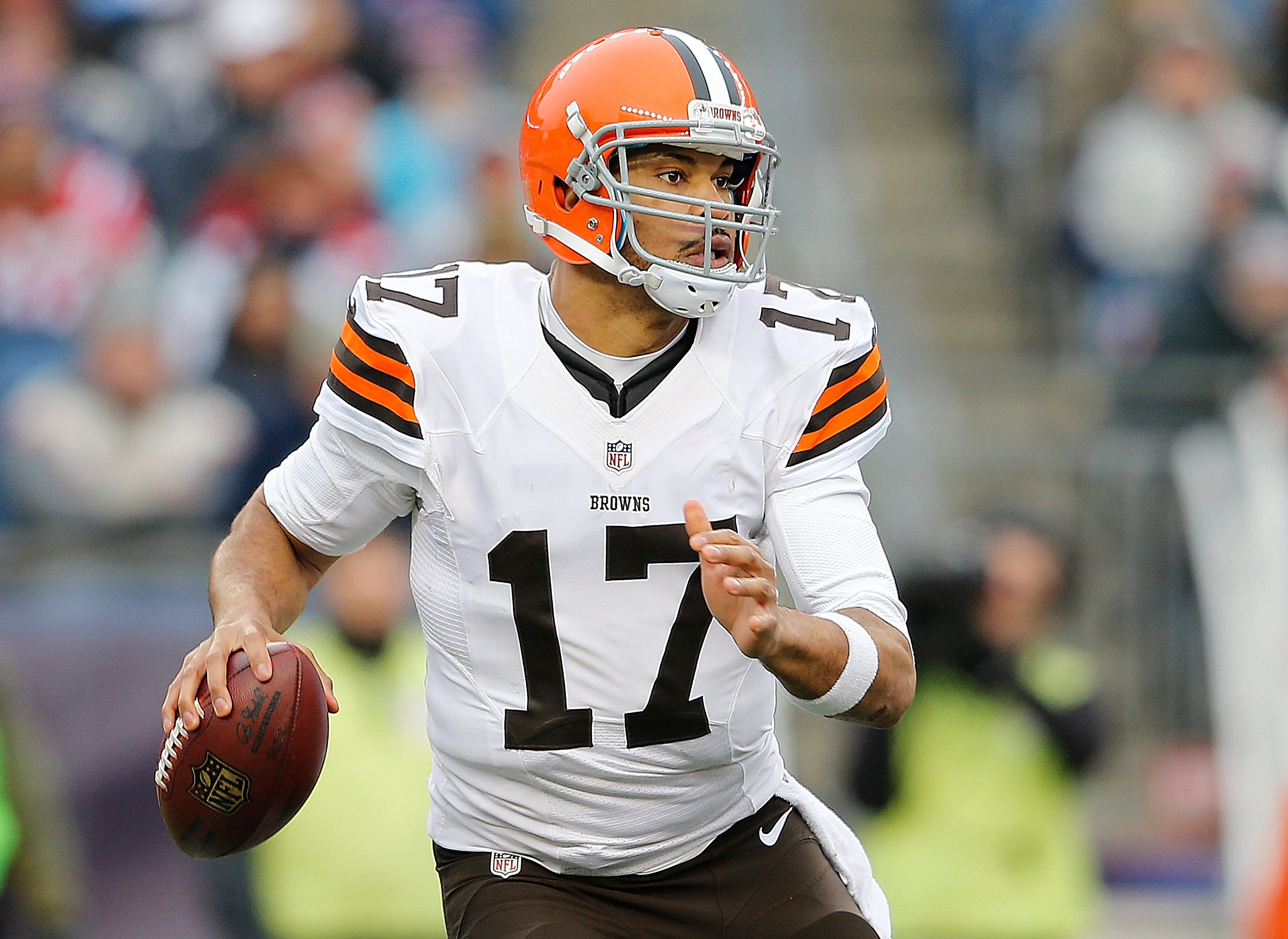 Jason Campbell of the Cleveland Browns prepares to throw against the New England Patriots.