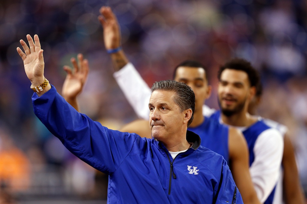John Calipari and Kentucky acknowledge crowd