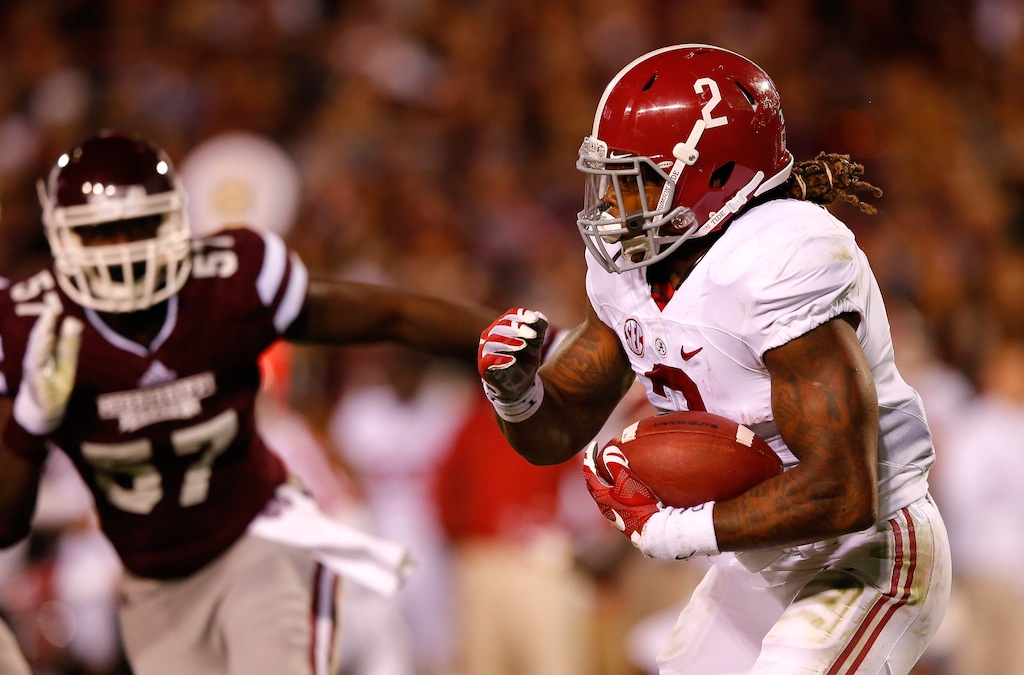 Derrick Henry runs against Mississippi State