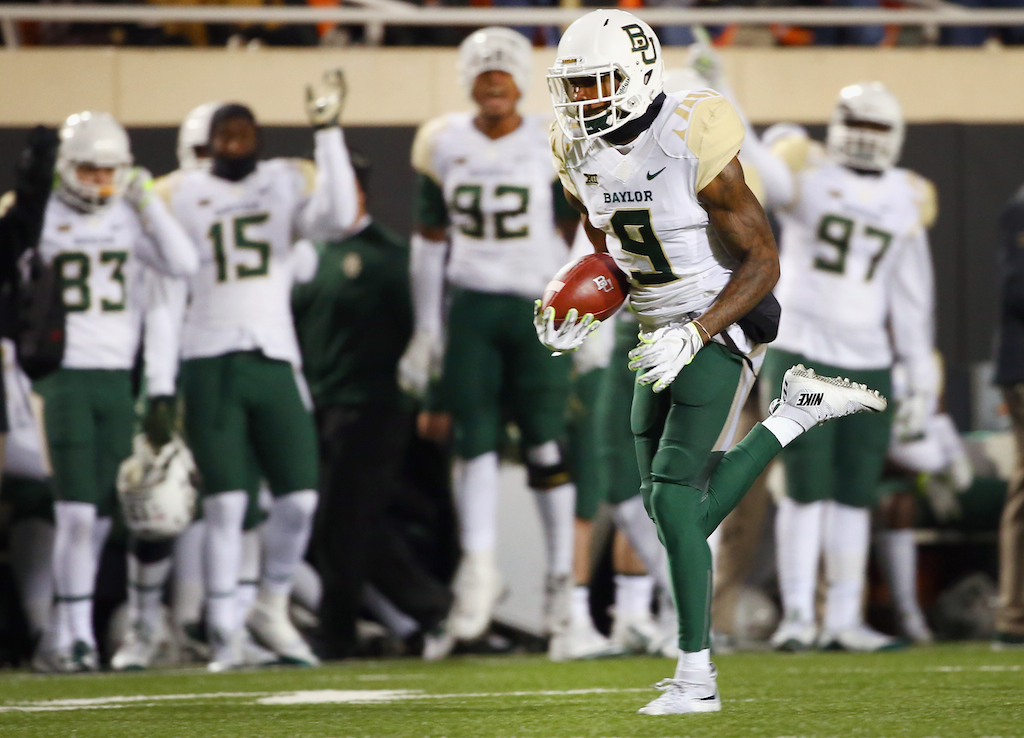 KD Cannon #9 pulls in a touchdown