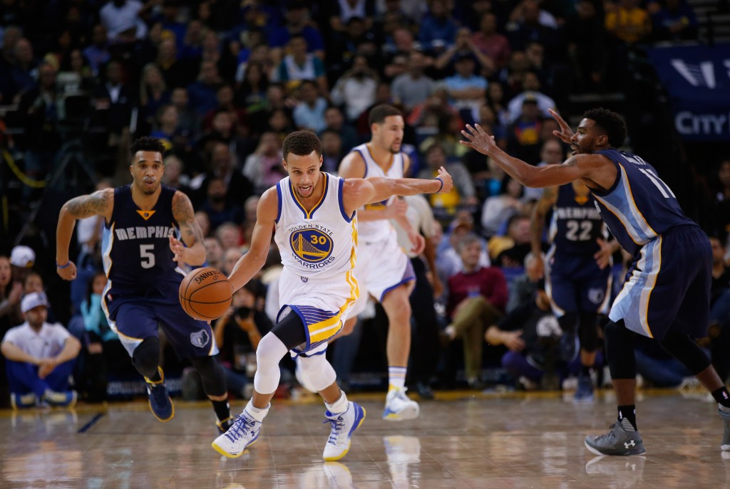 NBA: Is Stephen Curry Really a Better Scorer Than Jordan?