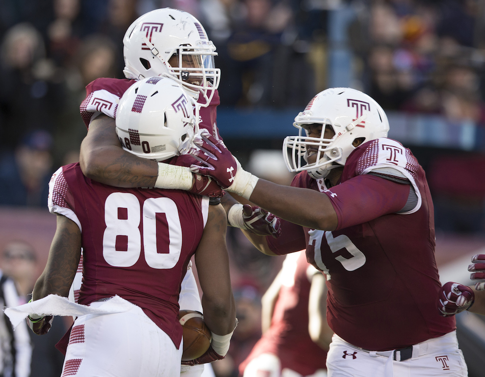Temple players celebrate a touchdown