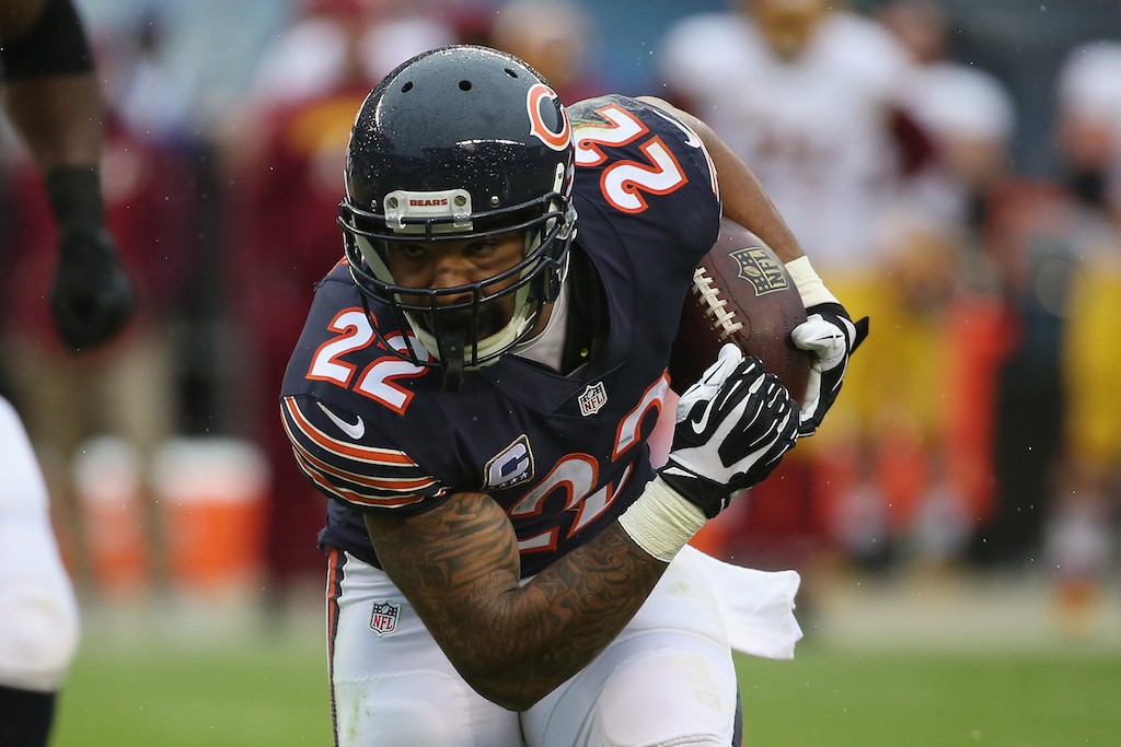Matt Forte runs the ball against the Redskins