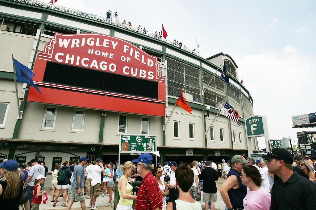 CHICAGO - JUNE 17: Fans walk up to Wrigley Field before the Chicago Cubs game against the Detroit Tigers on June 17, 2006 at Wrigley Field in Chicago, Illinois. The Tigers defeated the Cubs 9-3. (Photo by )