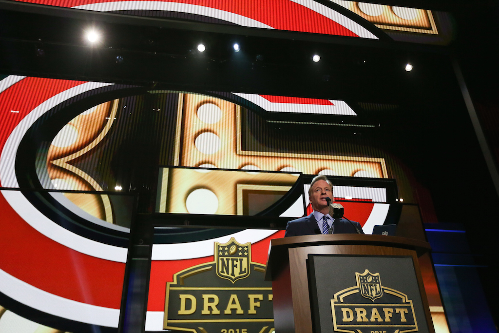 Roger Goodell announces the pick at the 2015 NFL Draft