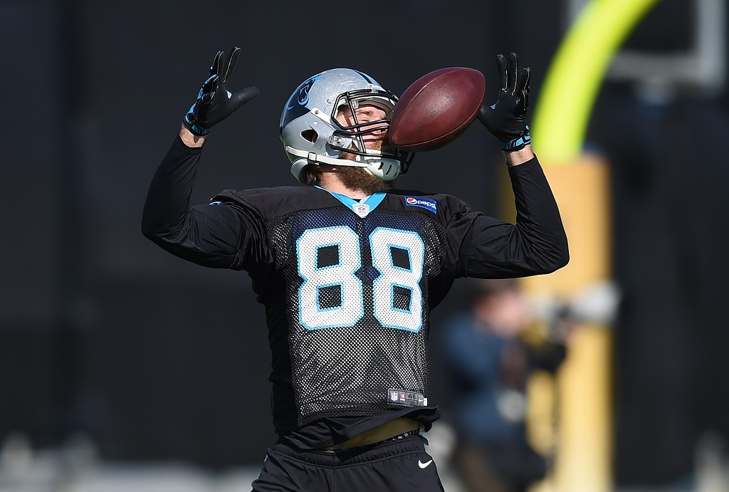 Greg Olsen demonstrates how not to catch a football on February 4, 2016 in San Jose, California.