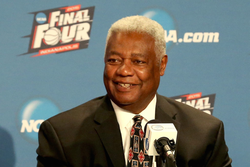 Oscar Robertson speaks to the media at a press conference.