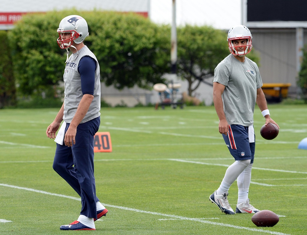 FOXBOROUGH, MA - JUNE 4: Tom Brady, #12 of the New England Patriots, practices during organized team activities at Gillette Stadium on June 4, 2015 in Foxborough, Massachusetts. 