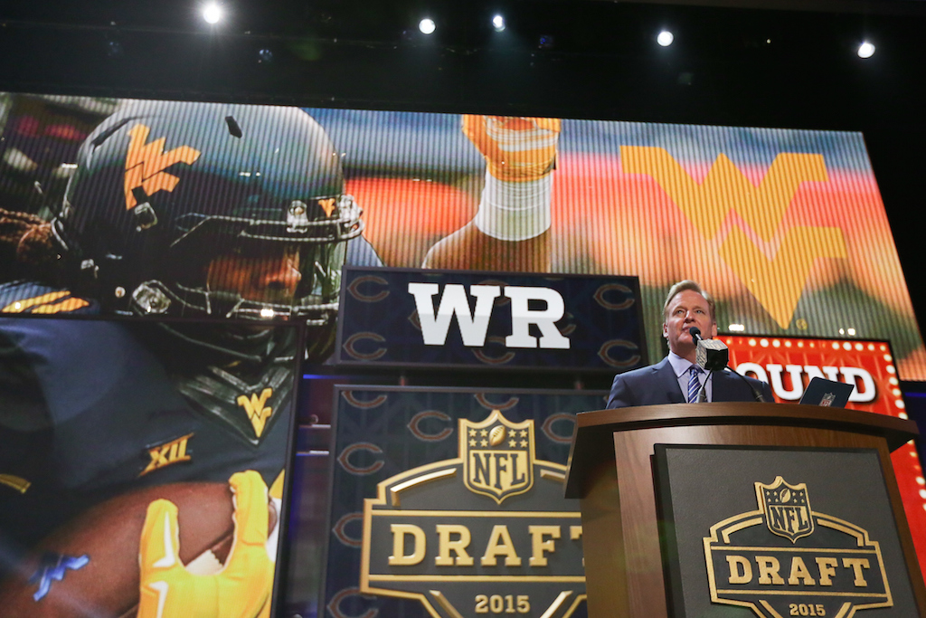 Roger Goodell announces pick at the 2015 NFL Draft