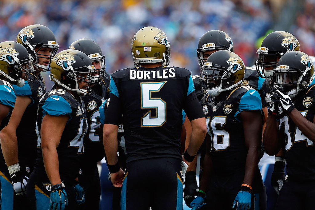 Blake Bortles organizes his offense before a play.