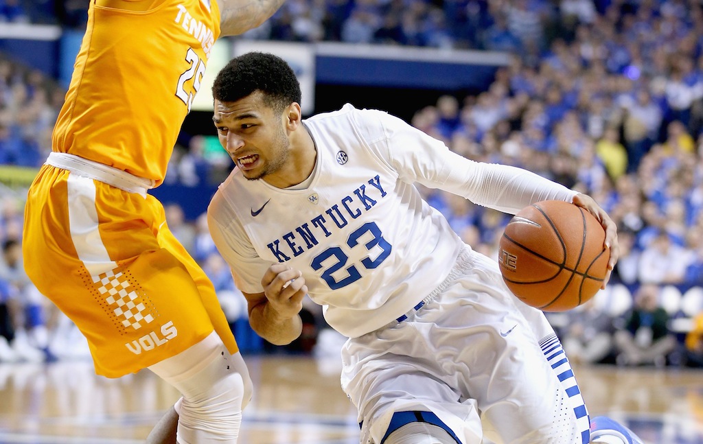 Kentucky's Jamal Murray #23 dribbles to the basket against Tennessee 