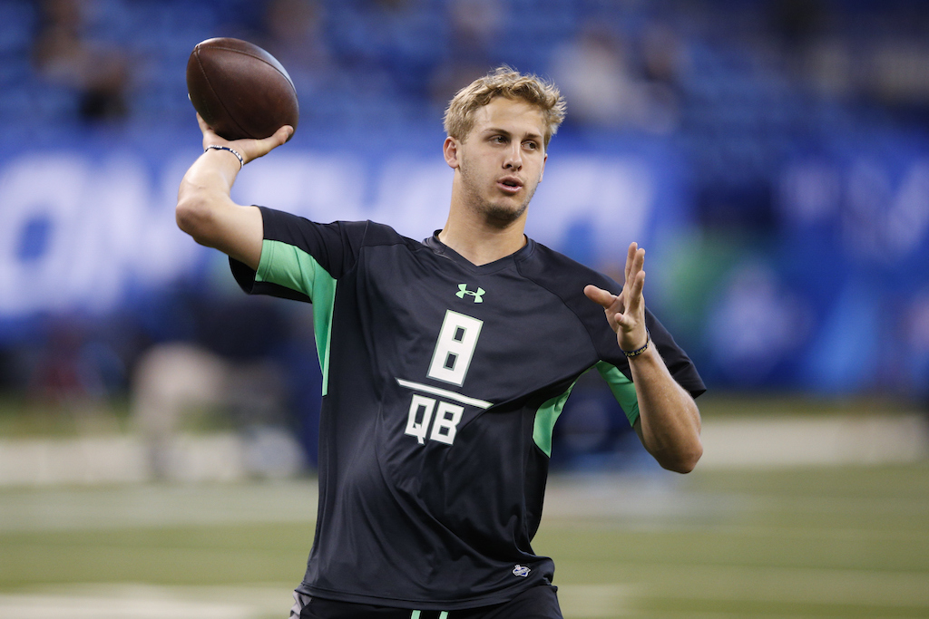 INDIANAPOLIS, IN - FEBRUARY 27: Quarterback Jared Goff of California throws during the 2016 NFL Scouting Combine at Lucas Oil Stadium on February 27, 2016 in Indianapolis, Indiana. (Photo by Joe Robbins/Getty Images)