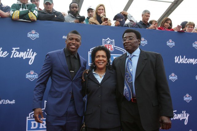 2016 NFL Draft: 7 Best Dressed Players From the First Round