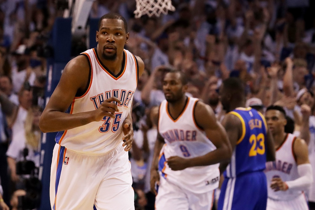 Kevin Durant reacts after a bucket in Game 3 of the 2016 WCF.