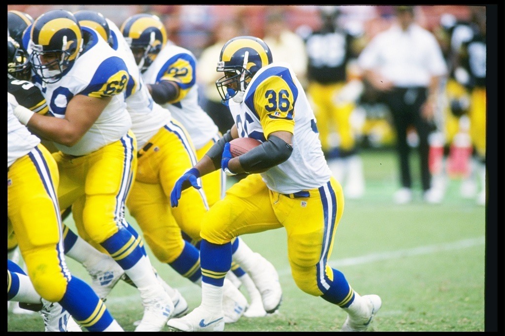 12 Sep 1993: Running back Jerome Bettis of the Los Angeles Rams moves the ball during a game against the Pittsburgh Steelers at Anaheim Stadium in Anaheim, California. The Rams won the game, 27-0. Mandatory Credit: Stephen Dunn /Allsport