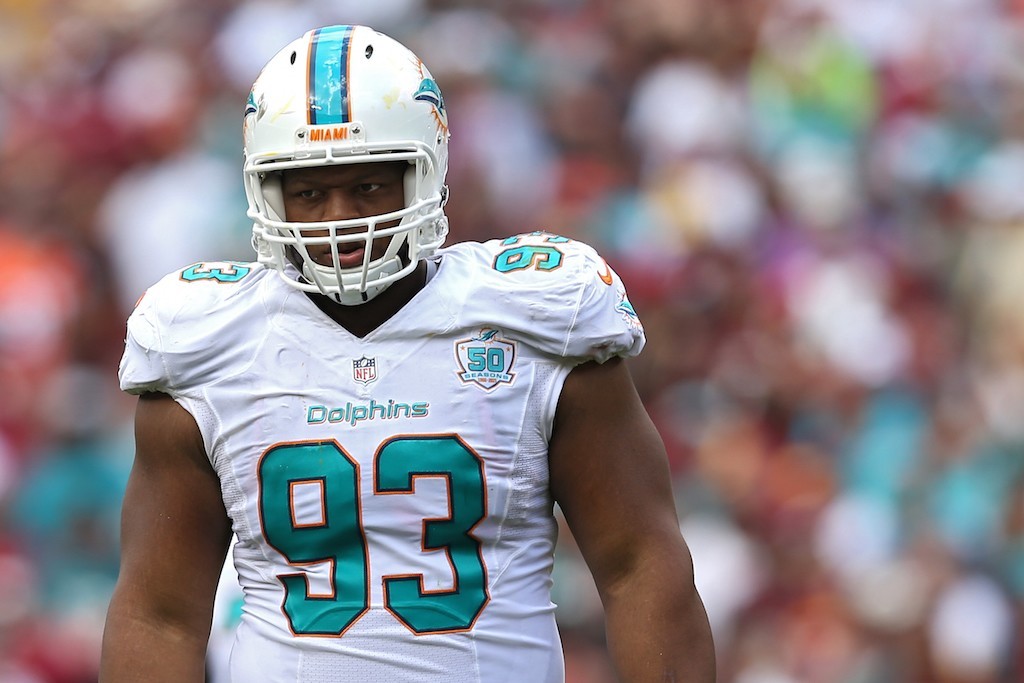 LANDOVER, MD - SEPTEMBER 13: Defensive tackle Ndamukong Suh #93 of the Miami Dolphins in action against the Washington Redskins at FedExField on September 13, 2015 in Landover, Maryland. (Photo by Patrick Smith/Getty Images)