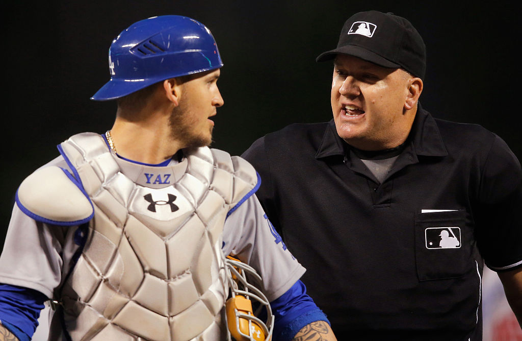 8 Times MLB Pitchers Played the Outfield
