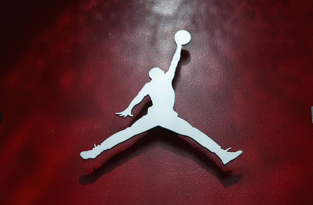 lebron james logo on shoes