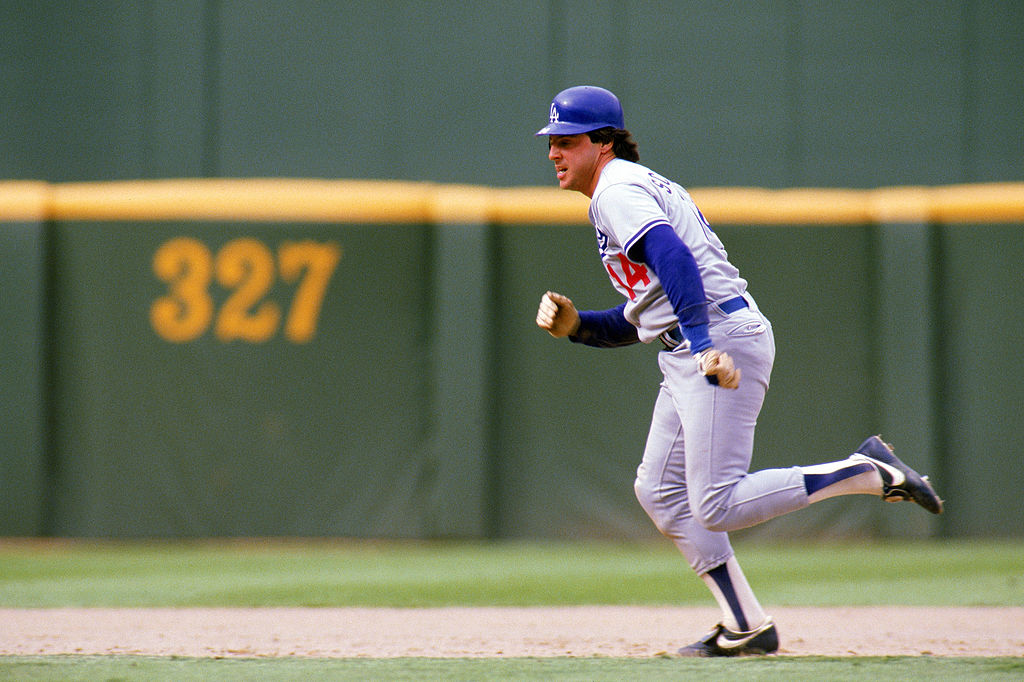 Catcher Mike Scioscia #14 of the Los Angeles Dodgers