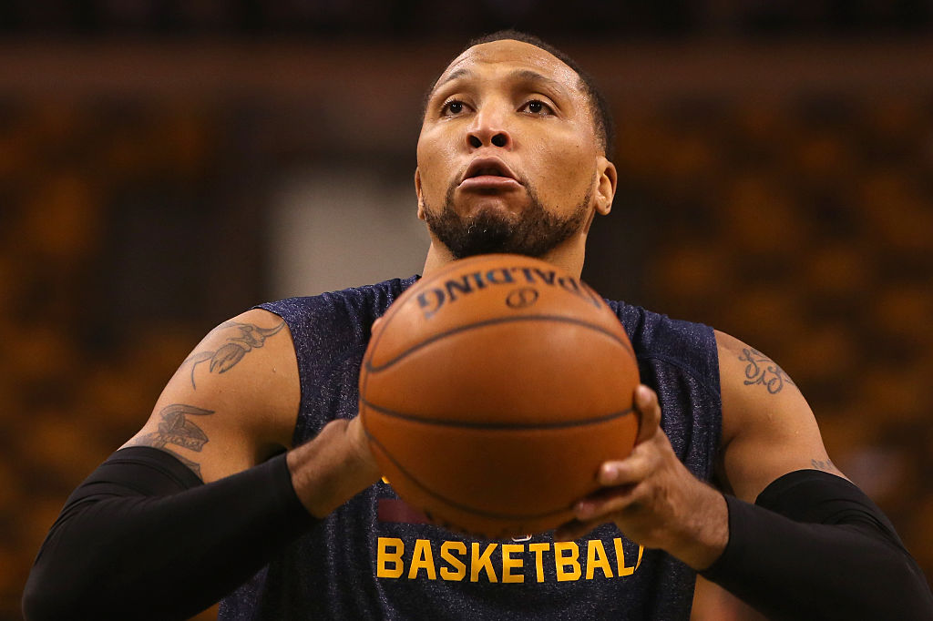 Shawn Marion of the Cleveland Cavaliers shoots a free throw.