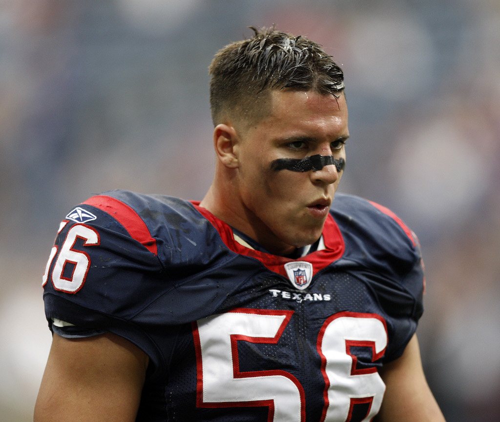 Brian Cushing takes a break during a game in 2015. 