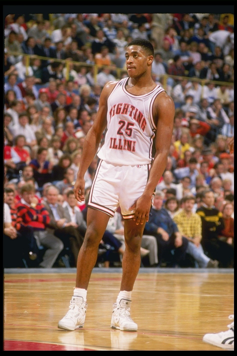 Nick Anderson dos Fighting Illini na quadra durante um jogo