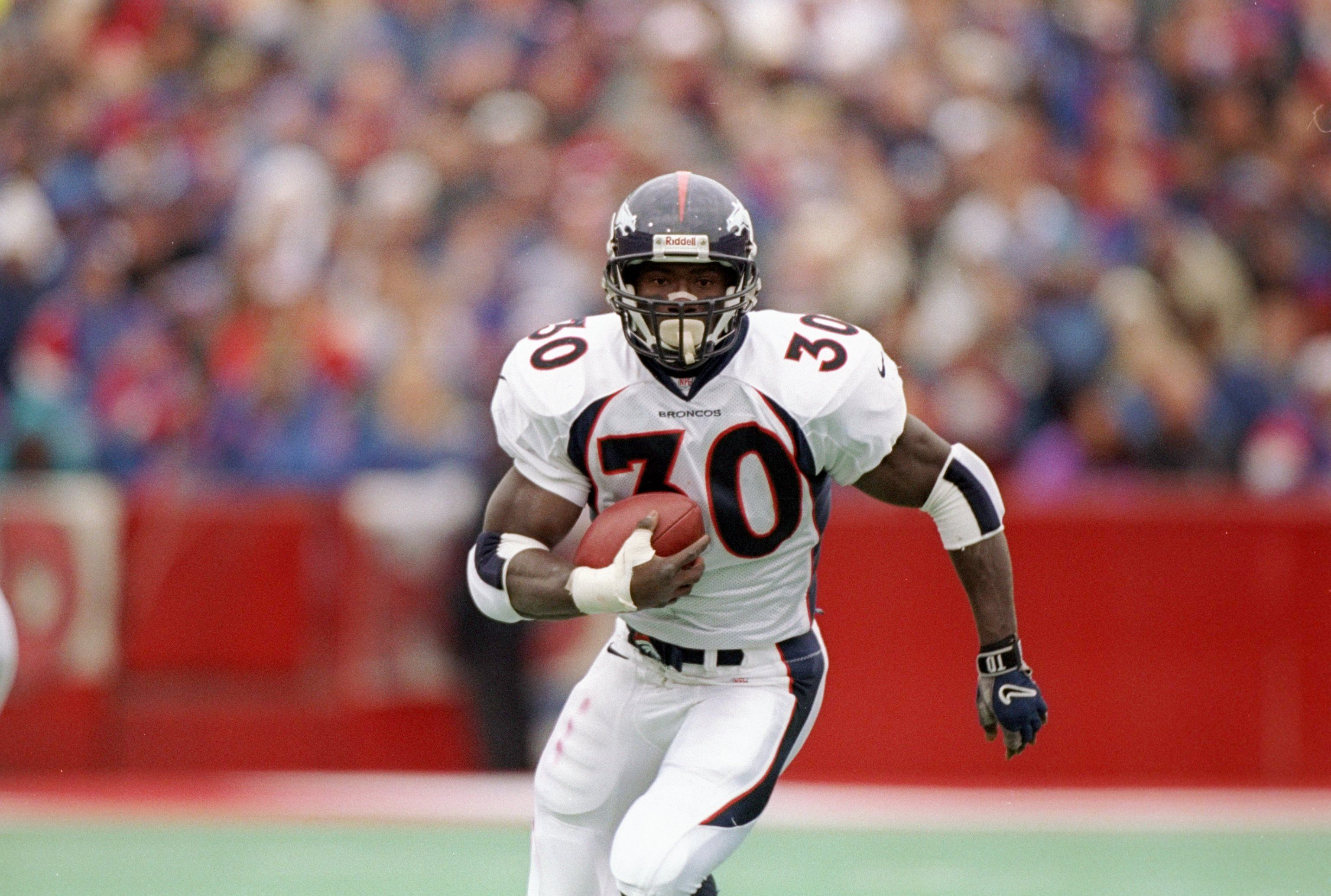 Terrell Davis sprints toward the goal line.