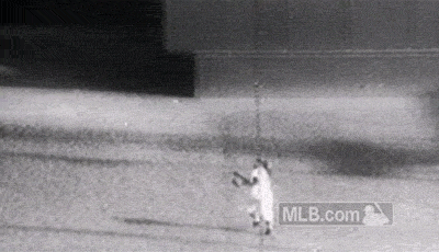 willie_mays_catch2_8fabcqnv