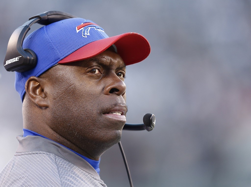 Head coach Anthony Lynn of the Buffalo Bills stands on the sidelines | Jeff Zelevansky/Getty Images